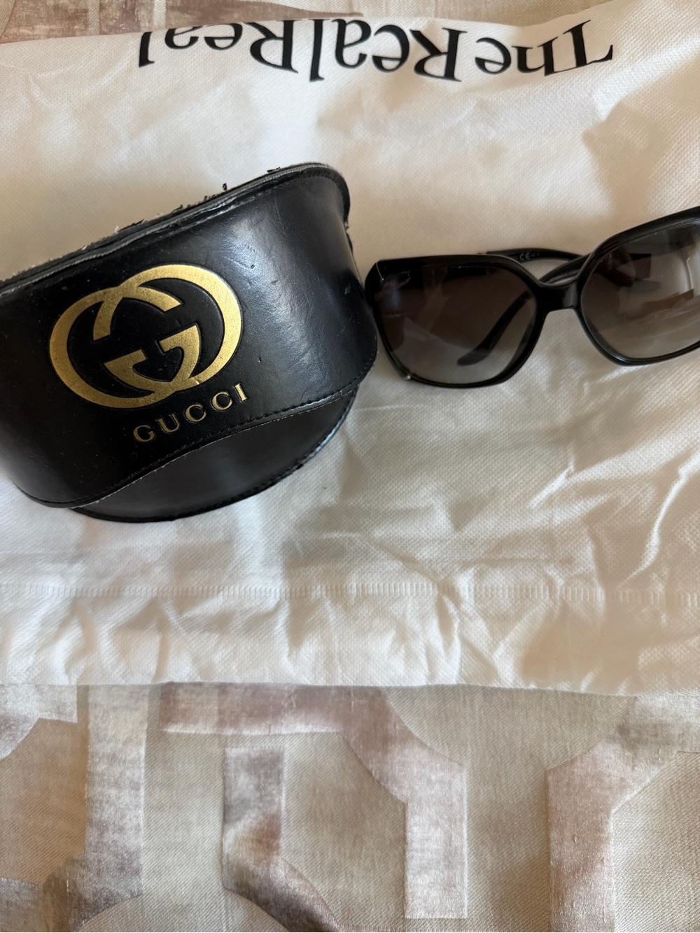 Gucci bamboo Sunglasses with Gold Logo Case